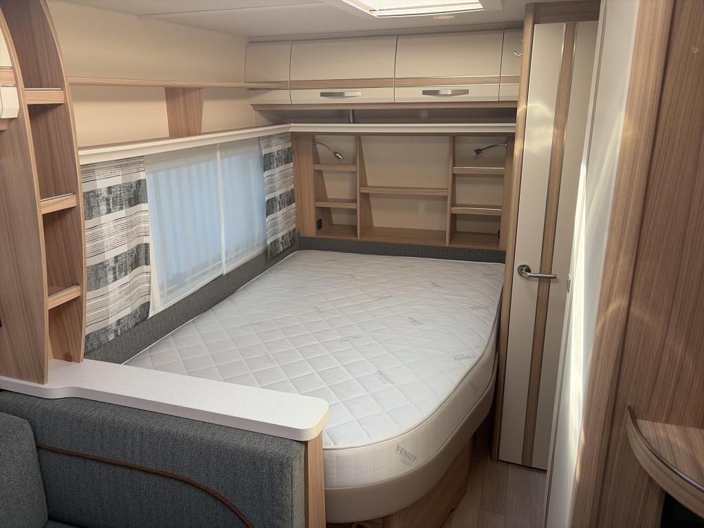 Fendt Bianco Activ 390 FHE Luifel/Mover/Fietsdrager, Caravans en Kamperen, Caravans, Bedrijf, Tot en met 3, Overige typen, 1000 - 1250 kg