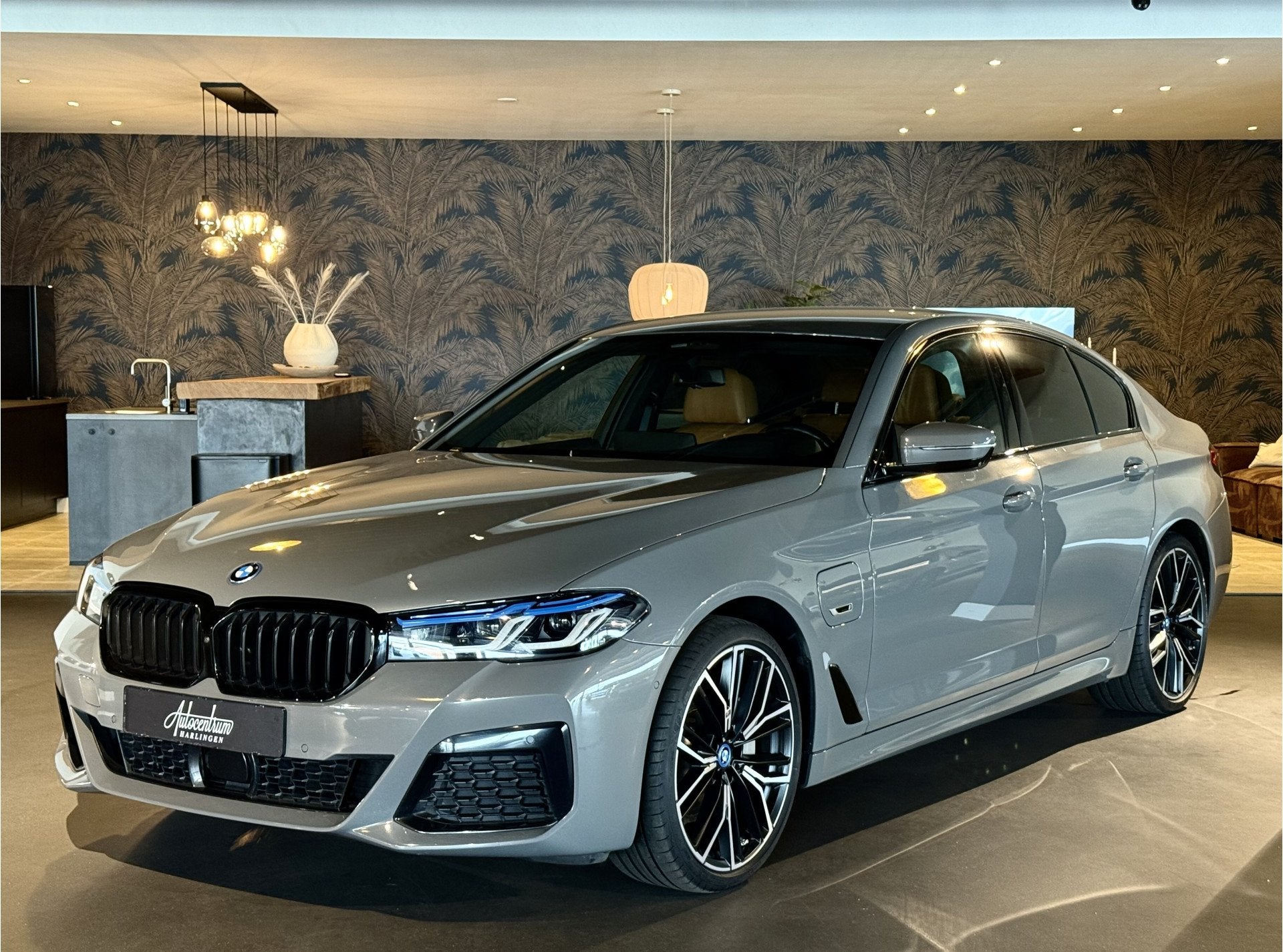 BMW 5 Serie 530e High Exe I 20" I Massage I Head Up, Auto's, BMW, 1998 cc, Gebruikt, Euro 6, 4 cilinders