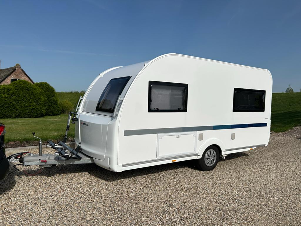 Adria Altea 432 PX - Compacte en complete caravan, Caravans en Kamperen, Rondzit, Frans bed, Particulier, Adria