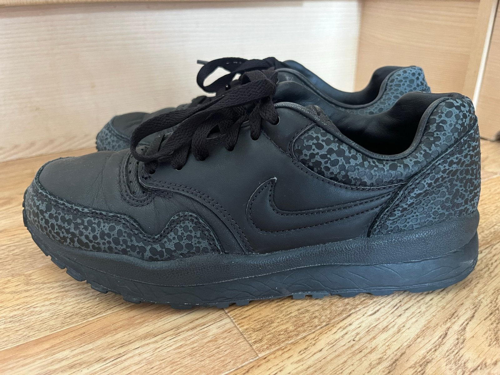 Nike Air Max 1 Safari sneakers zwart met print, Kleding | Dames, Zwart, Ophalen of Verzenden, Sneakers of Gympen, Gedragen