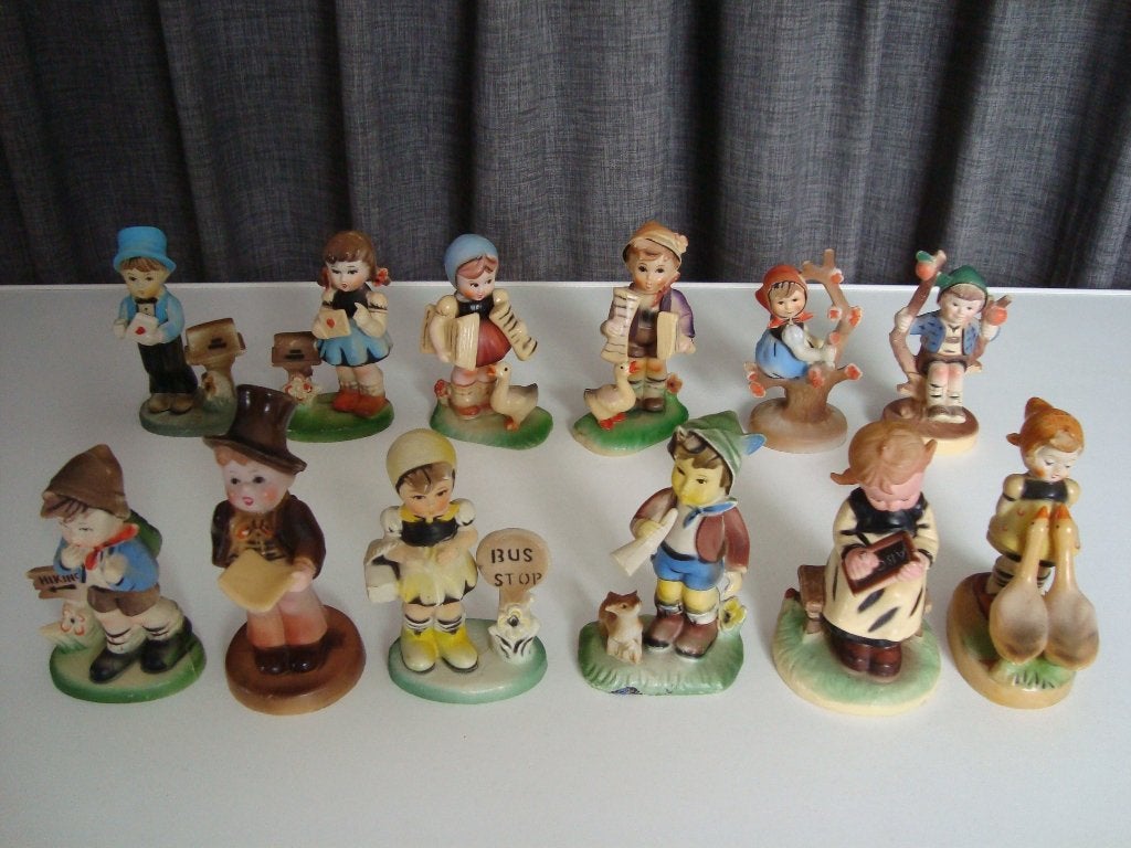 Hong Kong beeldjes kunststof Hummel stijl 12 stuks in 1 koop, Ophalen, Gebruikt, Mens