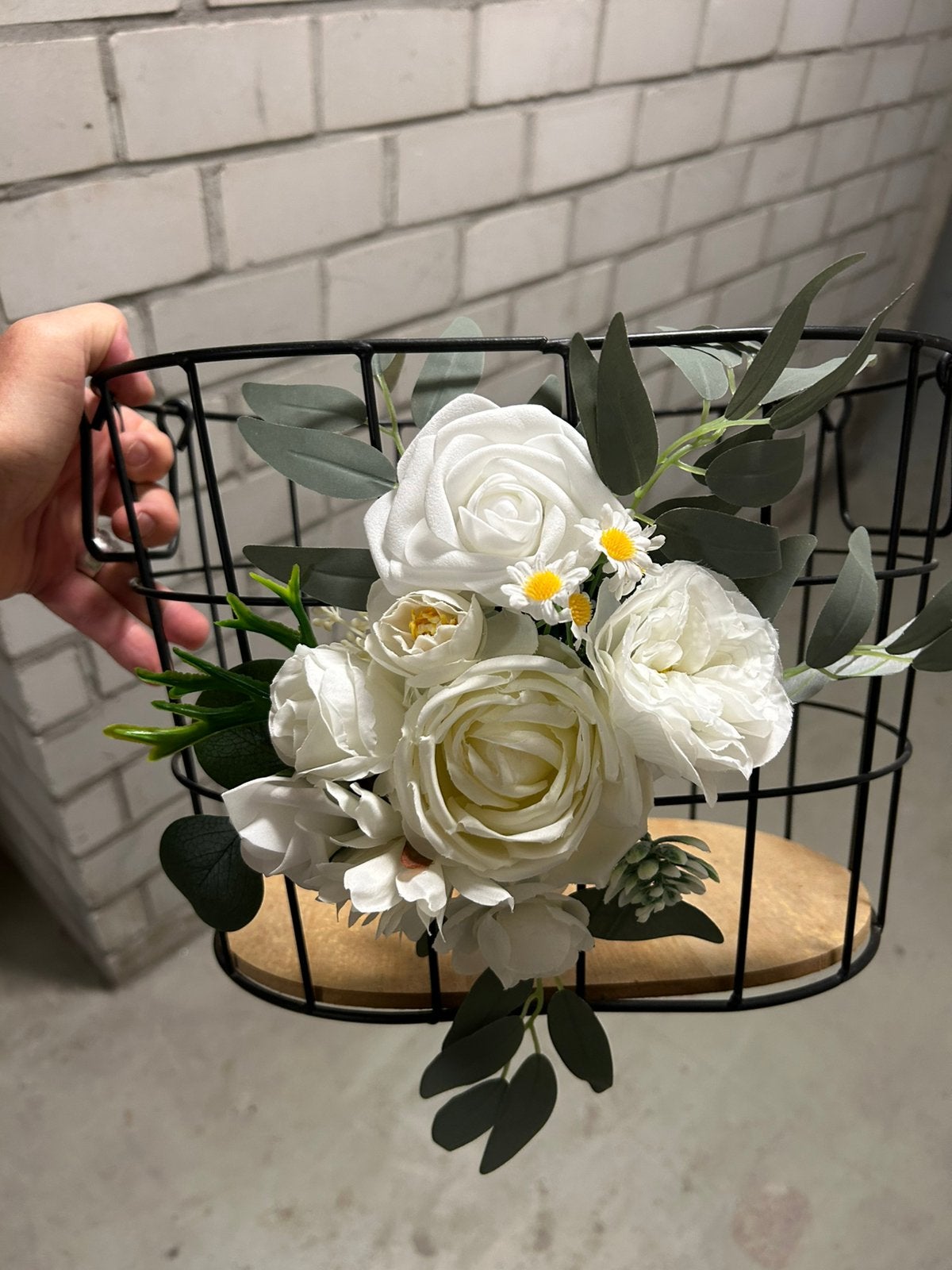 Draadmand met bloemen toef, Ophalen, Zo goed als nieuw, Ovaal, Riet