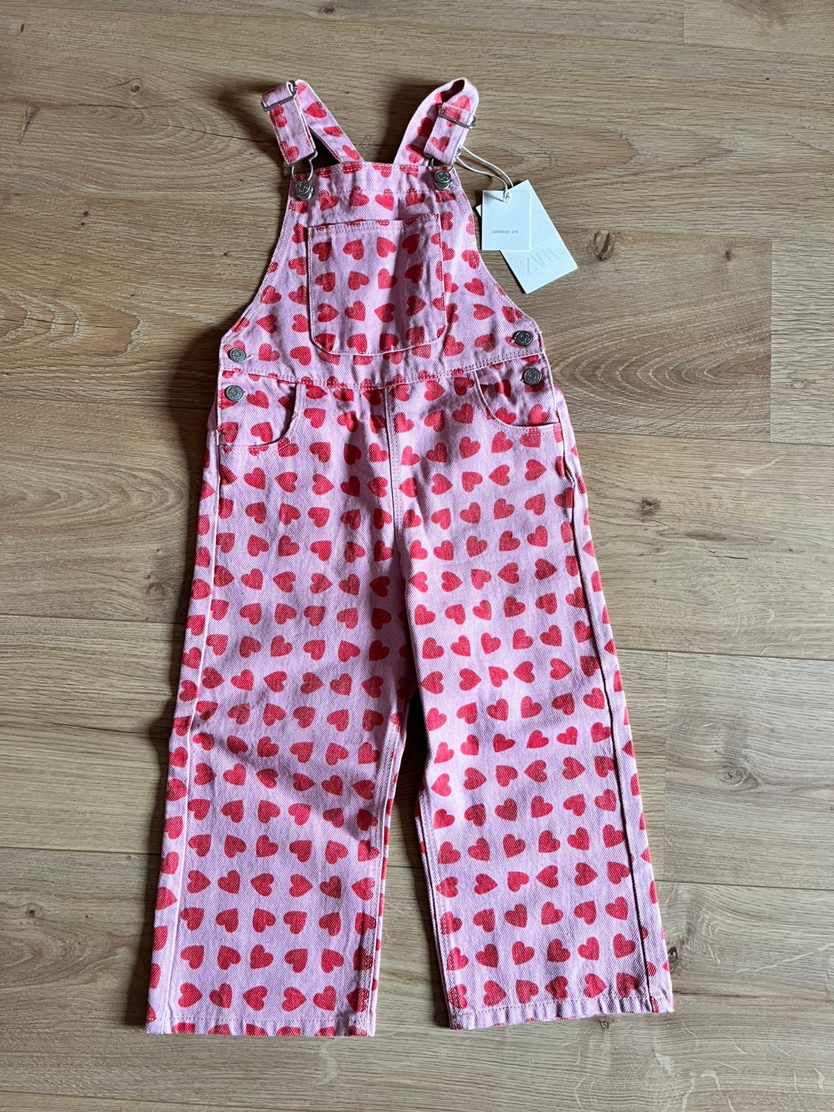 Vrolijke tuinbroek - maat 110, Kinderen en Baby's, Ophalen of Verzenden, Nieuw, Meisje, Broek