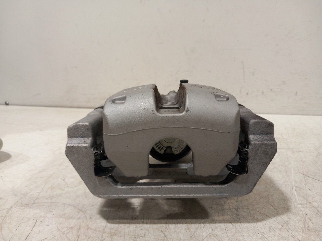 Remklauw rechts achter Tesla Model, Onderdelen@venauto.nl, Van der Ven Autorecycling B.V., Gebruikt, Ettenseweg 76, 4706 PB Roosendaal, The Netherlands