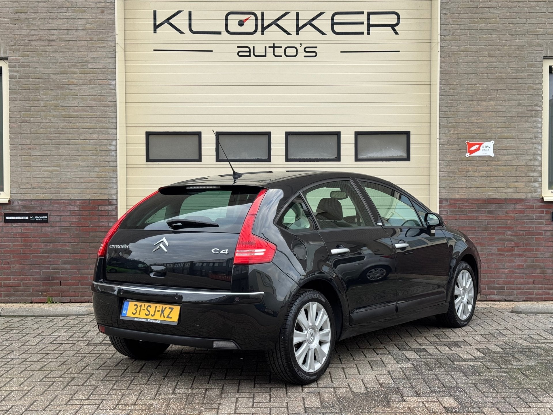 Citroen C4 2.0-16V Exclusive Topstaat|APK 10-2027|JBL|Carpla, Auto's, Stof, Zwart, 4 cilinders, Zwart