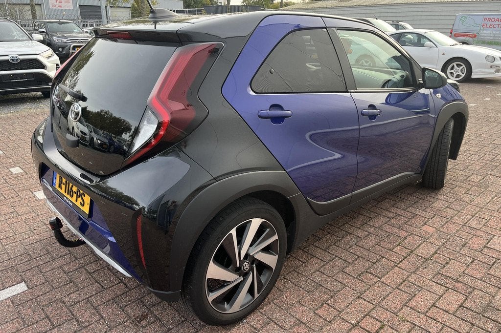 Toyota Aygo X 1.0 VVT-i MT Envy | Fietsendragerbeugel | JBL, Auto's, Toyota, Gebruikt, Leder en Stof, Origineel Nederlands, 3 cilinders