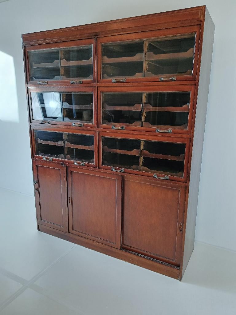 Engelse vitrinekast van mahoniehout, circa 1910, Antiek en Kunst, Ophalen of Verzenden