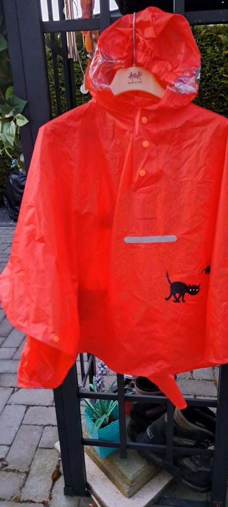 Rode kinder Regenponcho HEMA Mt 122/128 zgan, Ophalen of Verzenden, Zo goed als nieuw, Meisje, Jurk of Rok