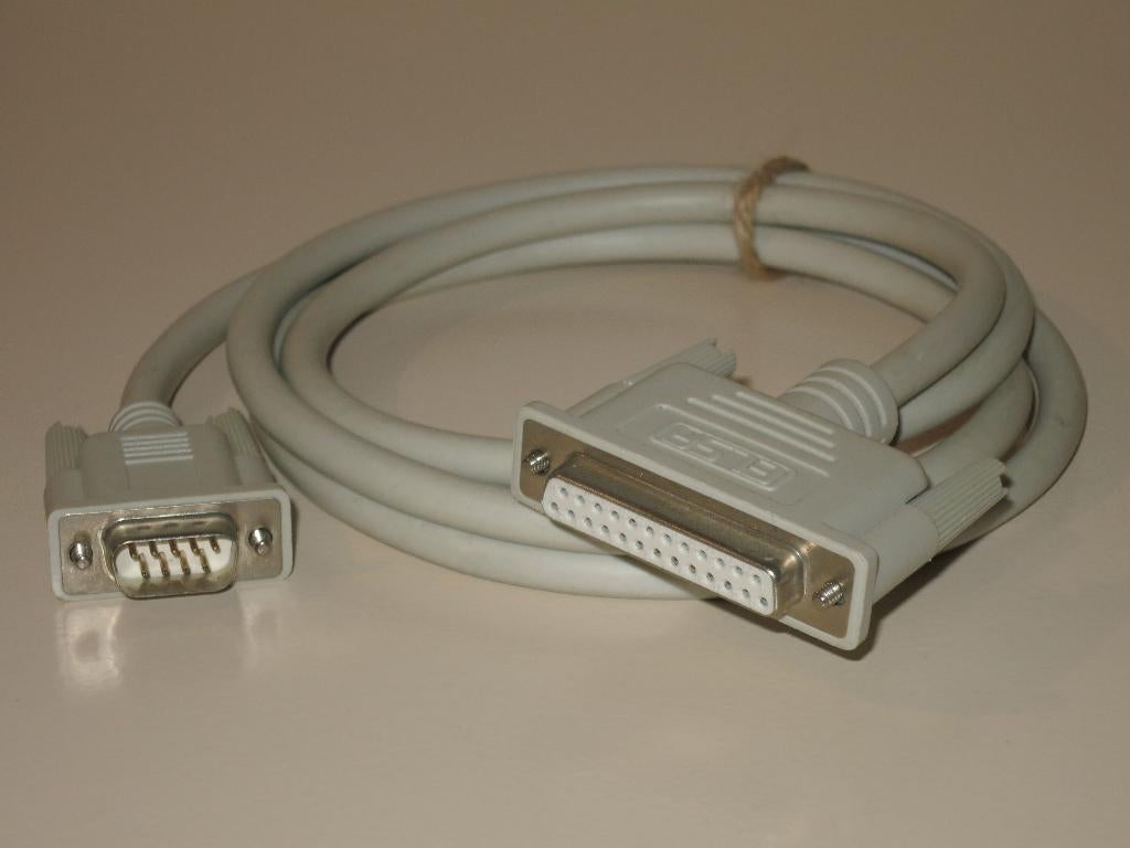 Seriële RS232 kabel: 25-pins female – 9-pins male, Ophalen of Verzenden, Gebruikt