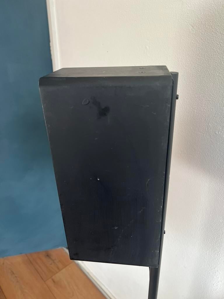 Standaard speaker zonder stofkap 2 keer, Overige merken, Ophalen of Verzenden, Zo goed als nieuw, Minder dan 60 watt