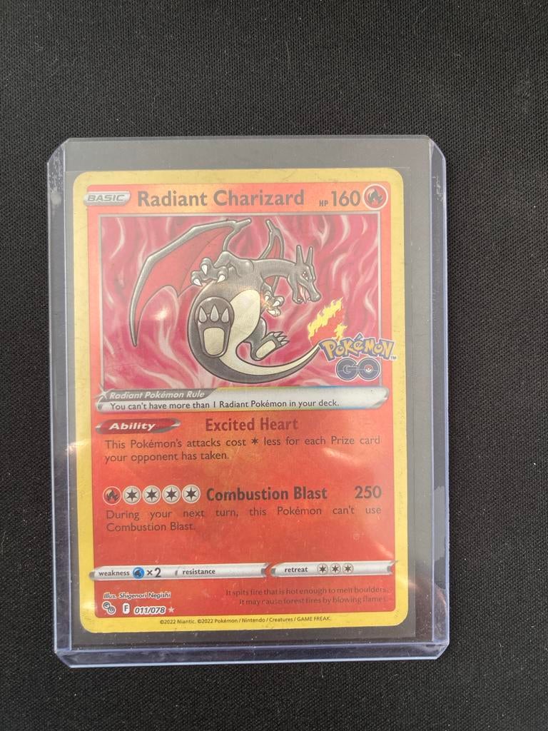 Radiant Charizard Pokémon GO 011/078 -, Ophalen of Verzenden, Zo goed als nieuw, Losse kaart, Foil