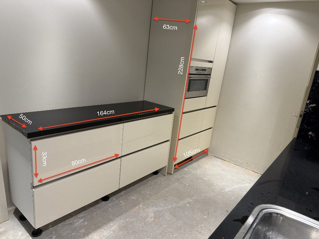 Foto 4 van Luxe Keuken met Atag Apparatuur en granieten blad