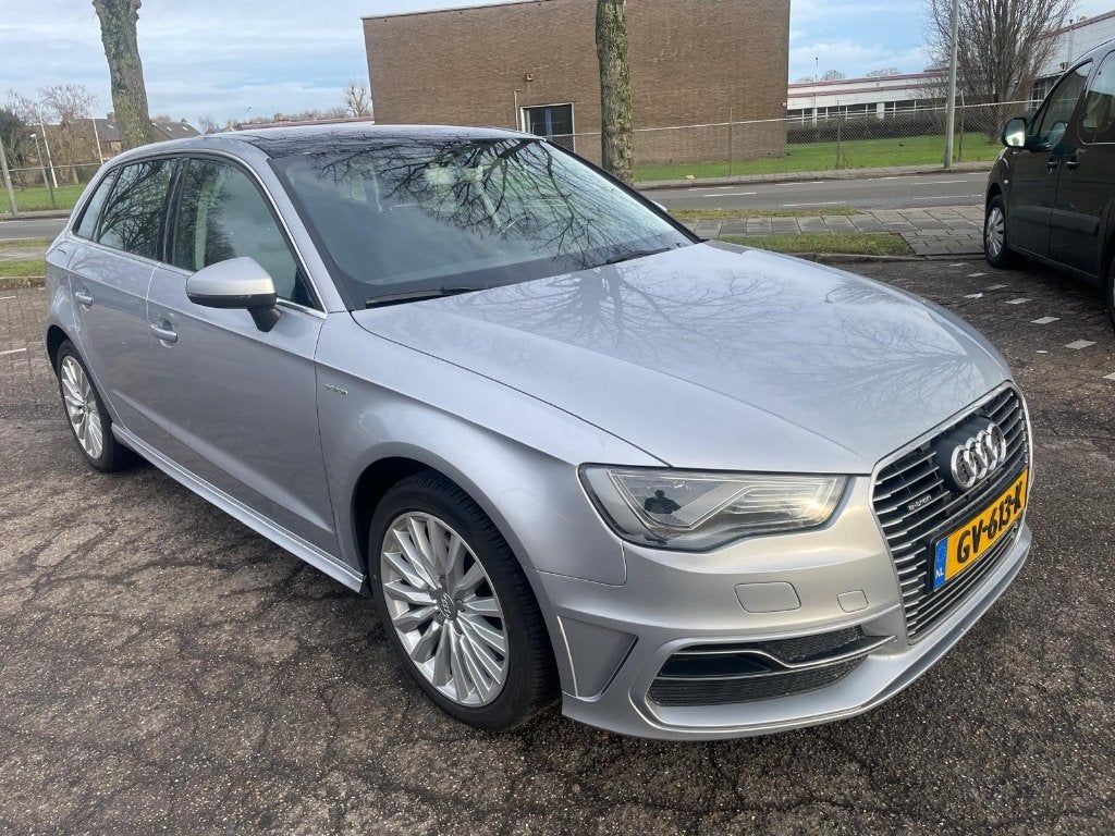 Audi A3 1.4 Tfsi 204pk E-tron S Tronic 2015 Grijs, Stof, Zwart, 4 cilinders, Multifunctioneel stuurwiel