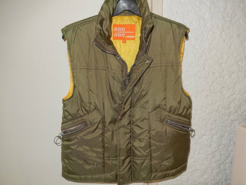 bodywarmer OneByOne mt152/36 borduursel op rug groen nieuw, Kleding | Dames, Nieuw, Ophalen of Verzenden, Maat 36 (S), Groen