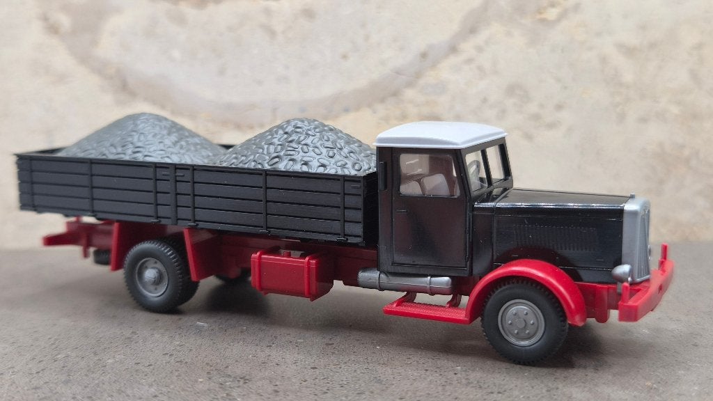 Hanomag zwart met lading, Ophalen of Verzenden, Zo goed als nieuw, Bus of Vrachtwagen, Wiking