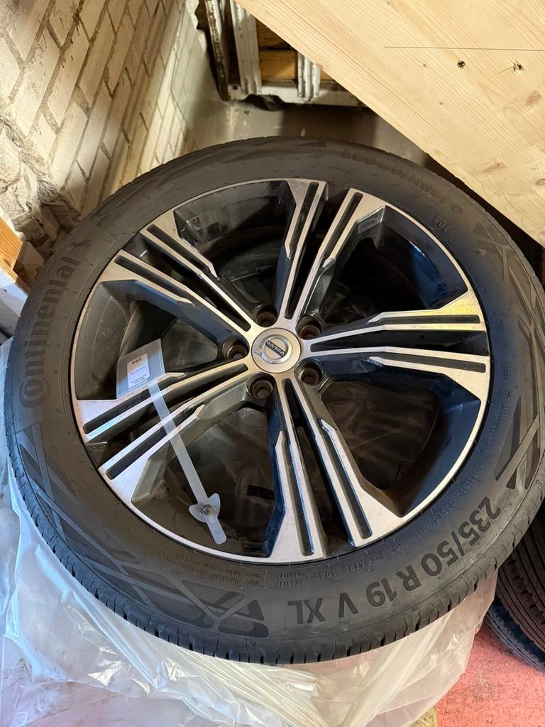 Volvo xc40 19” velgen set continental extra load!, Auto-onderdelen, Banden en Velgen, Gebruikt, Banden en Velgen, 235 mm, Personenwagen