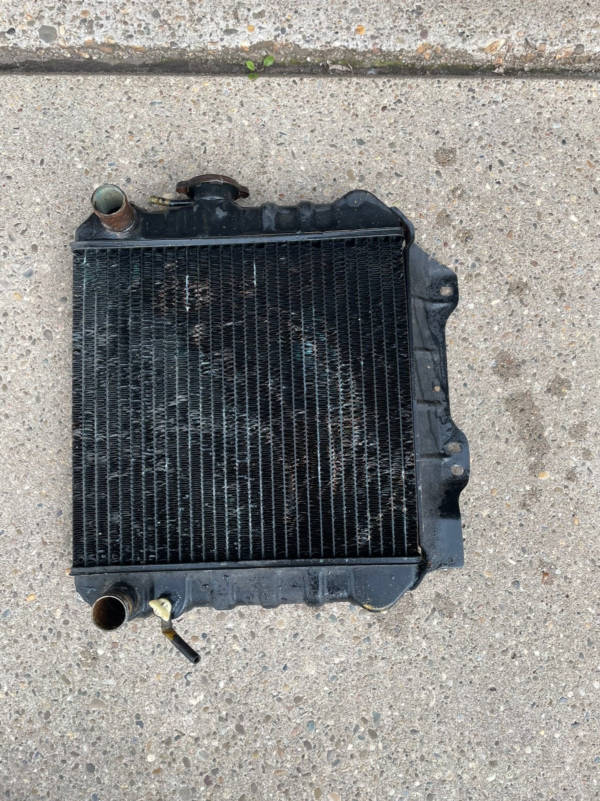 Toyota starlet kp6 kp60 radiateur gebruikt, Ophalen of Verzenden