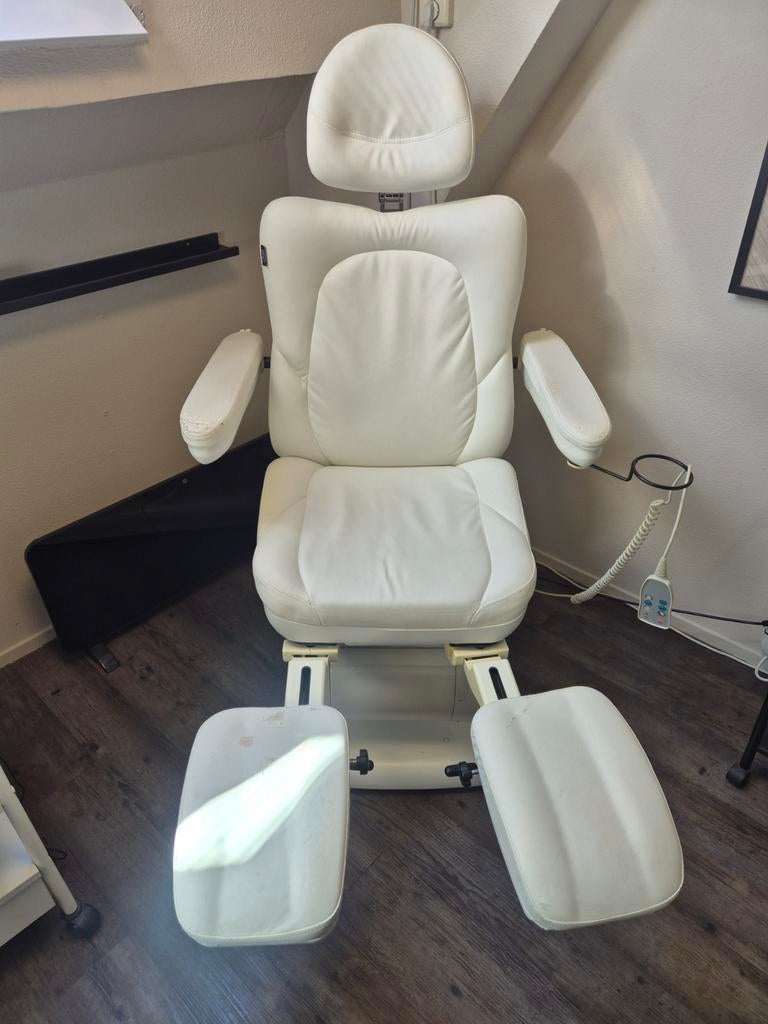 Pedicure stoel wit elektrisch, Ophalen of Verzenden, Gebruikt, Massagestoel of Kussen