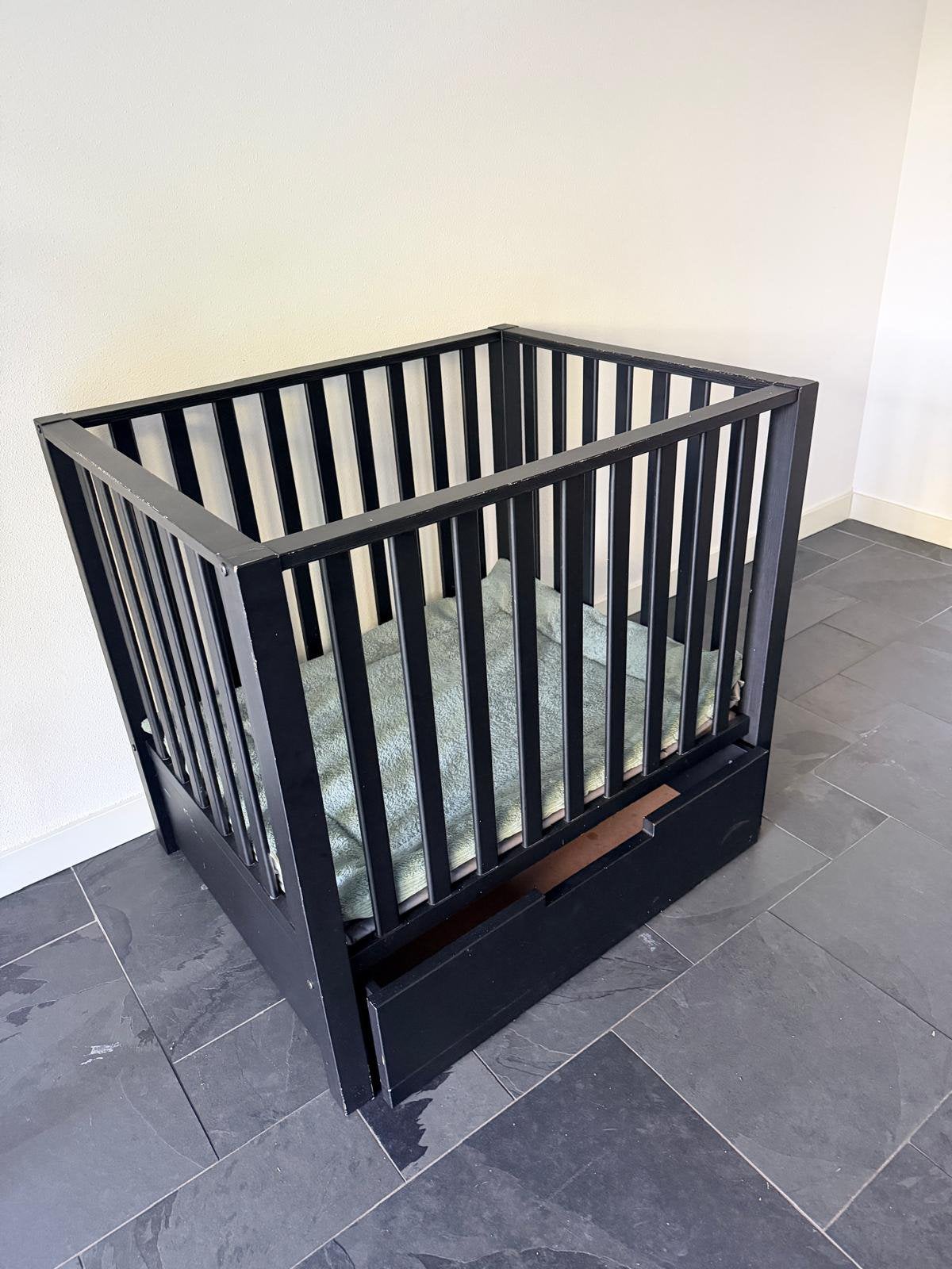 Baby box Mees Felix zwart (met lade)baby only boxkleed groen, Kinderen en Baby's, Boxen, Ophalen, Gebruikt, Vierkant, In hoogte verstelbaar