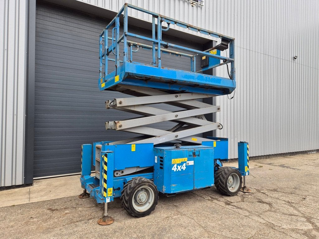 Genie GS3369RT 4x4 12 meter Schaarlift / Ruwterrein hoogwerk