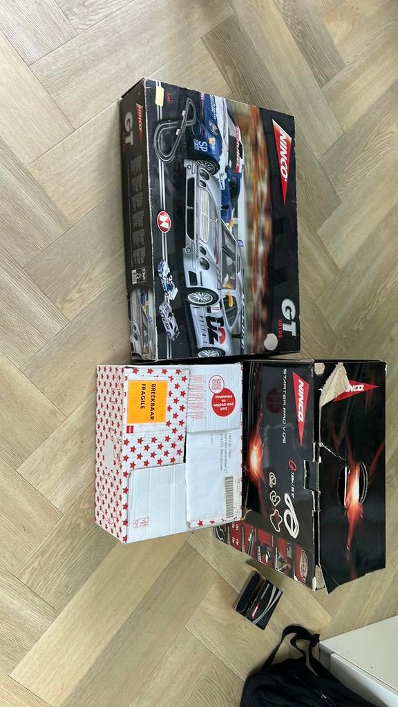 Volledige NINCO racebaan set + extra stukken en autos, Kinderen en Baby's, Speelgoed | Racebanen, Zelf te bouwen, Elektrisch, Ophalen