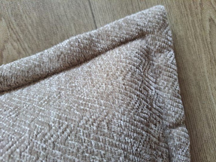 2 grote taupe sierkussens visgraat bouclé oxford Ikea, Dubbelzijdig, Beige, IKEA, Vierkant