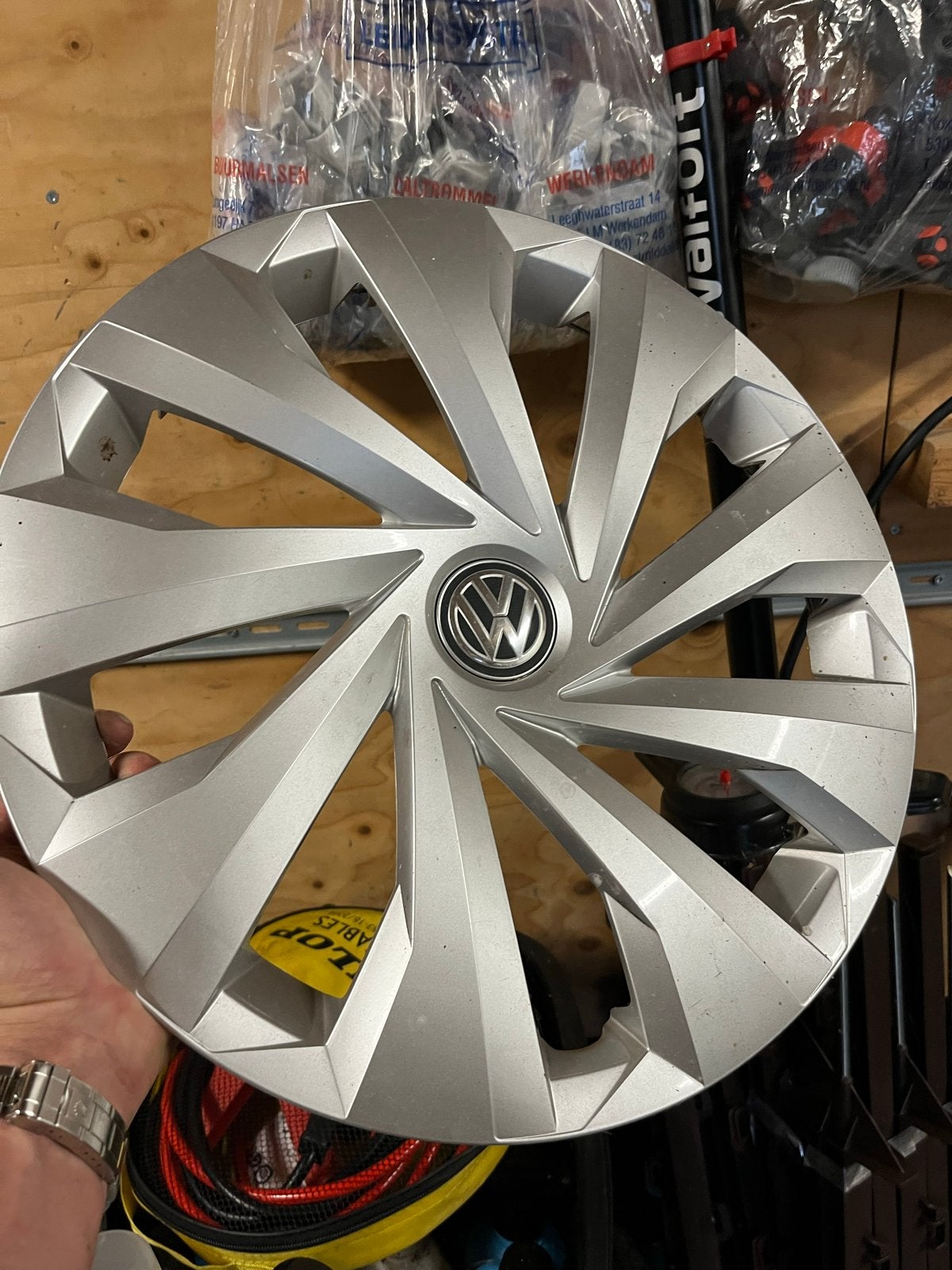 Winterbanden met wieldoppen VW Polo 2020, Auto-onderdelen, Banden en Velgen, Gebruikt, 15 inch, Banden en Velgen, Personenwagen
