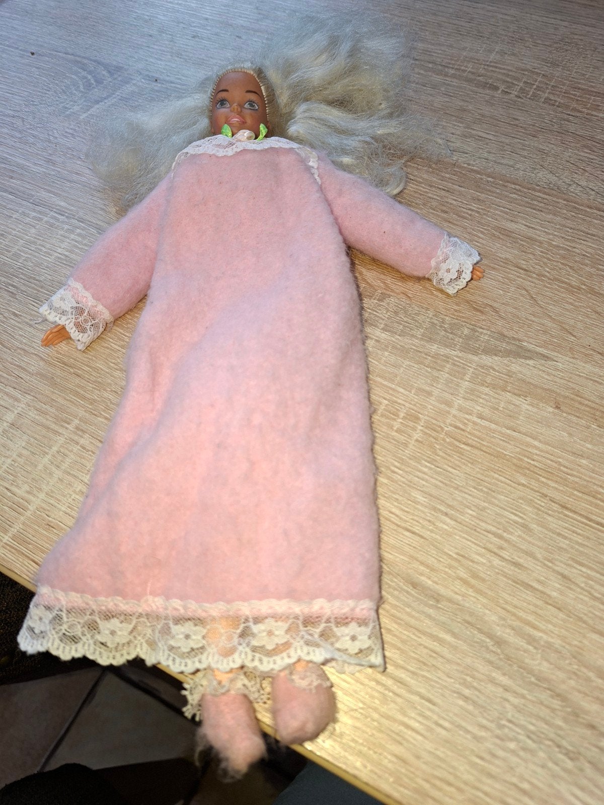 slaap barbie van 1976.     bieden, Ophalen of Verzenden, Poppenhuis