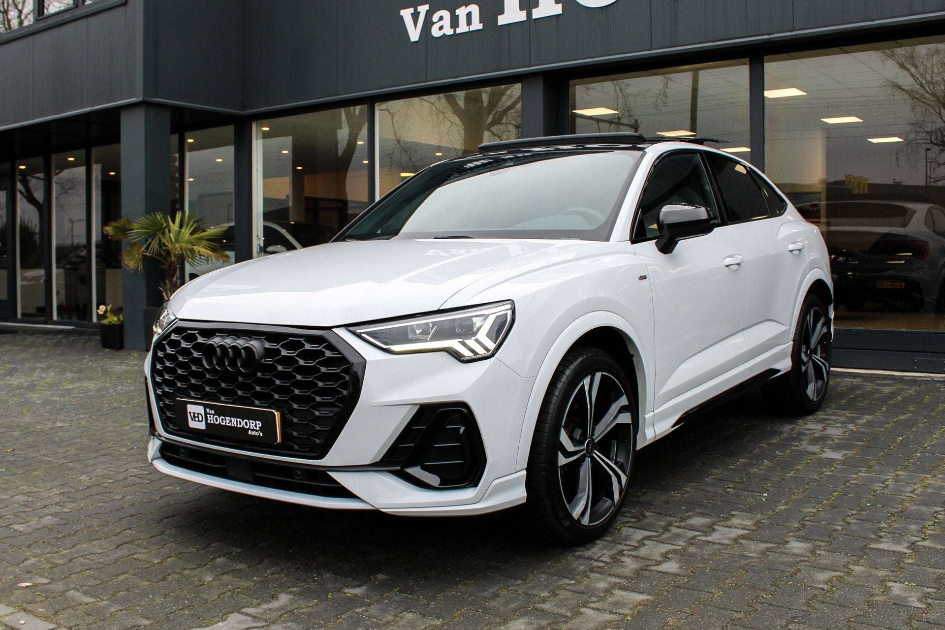 Audi Q3 SPORTBACK 35 TFSI S Edition PANO NAVI MATRIX KEYLESS, Auto's, Automatische klimaatregeling, 4 cilinders, 150 pk, 1505 kg