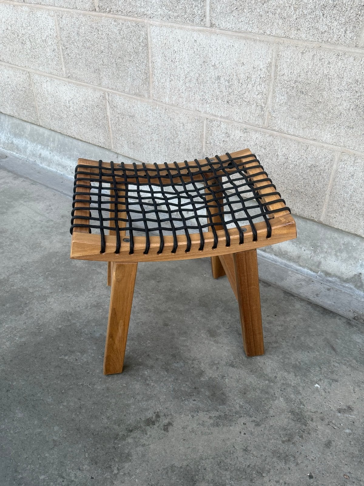 Houten krukje met gevlochten zitting, Ophalen, Zo goed als nieuw, Hout