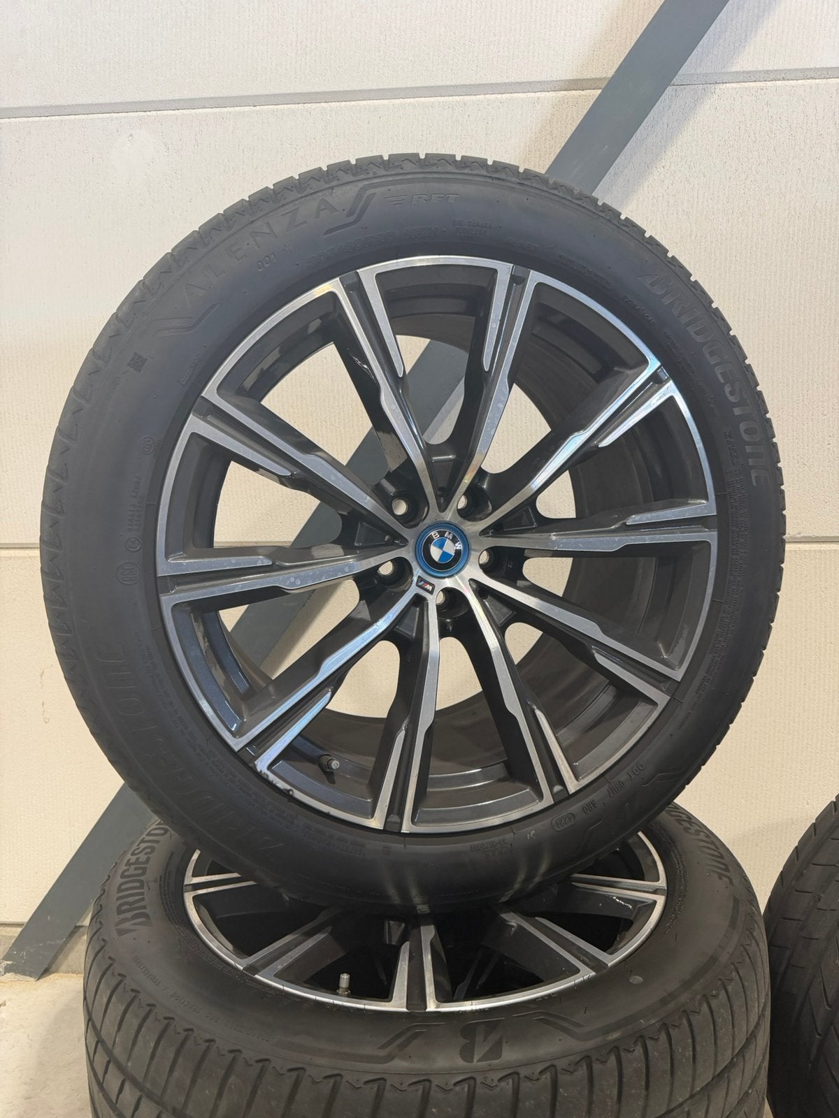 20 INCH BMW 740M ORIGINEEL G05 X5 G06 X6 LCI BI-COLOR, Ophalen, -, -, Banden en Velgen