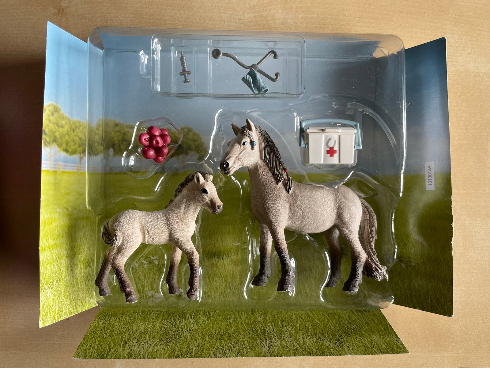 Schleich Horse Club Paard met veulen en dierenarts set 42430, Ophalen of Verzenden, Zo goed als nieuw