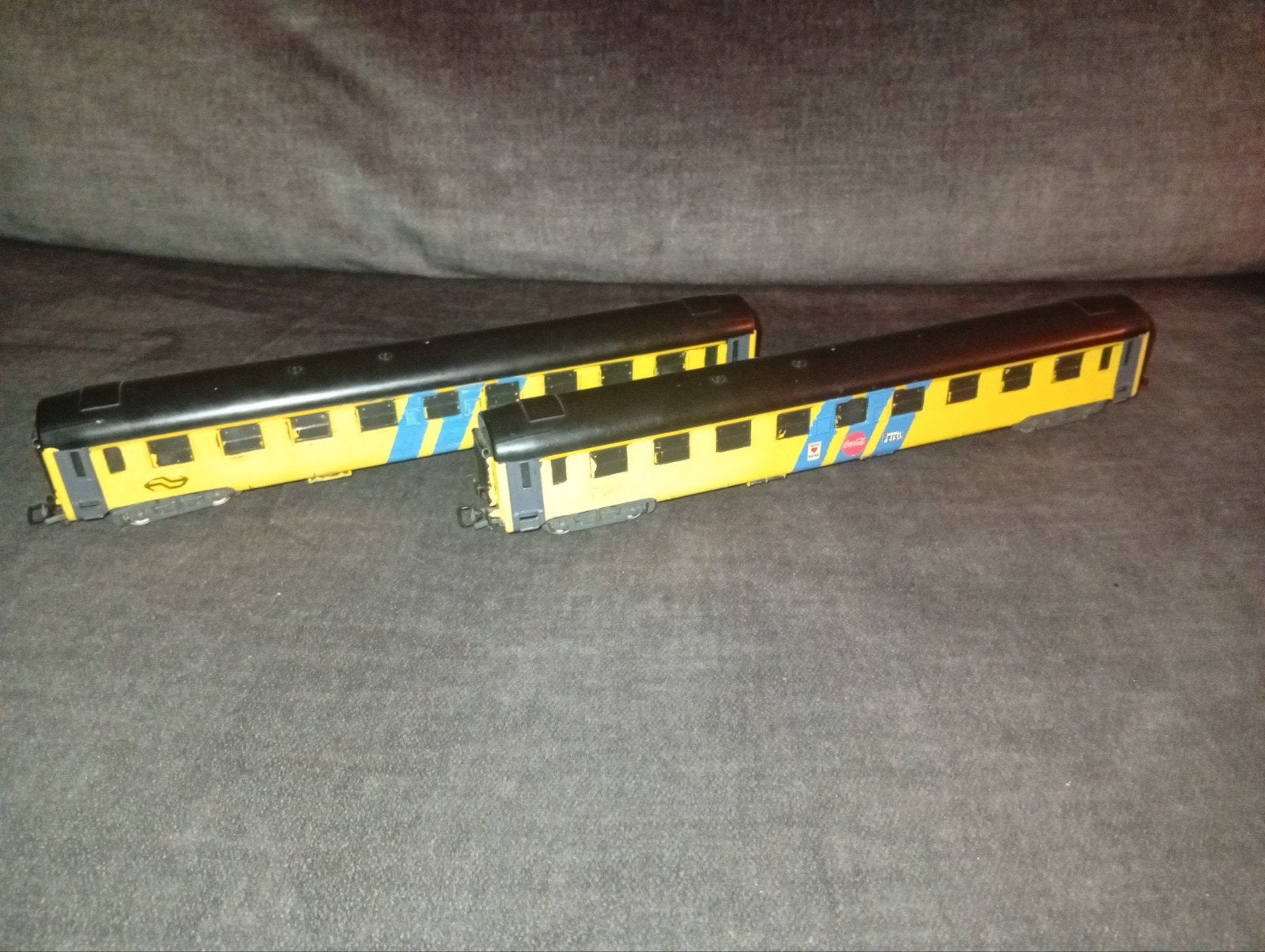 NS Treinwagon Schaalmodel - Geel/Blauw(2stuks), Ophalen of Verzenden, Gebruikt, Trein