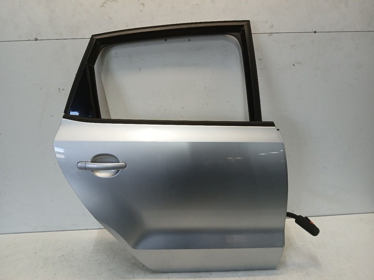 Portier rechts achter Volkswagen Polo, Auto-onderdelen, Onderdelen@venauto.nl, Van der Ven Autorecycling B.V., Gebruikt, Ettenseweg 76, 4706 PB Roosendaal, The Netherlands