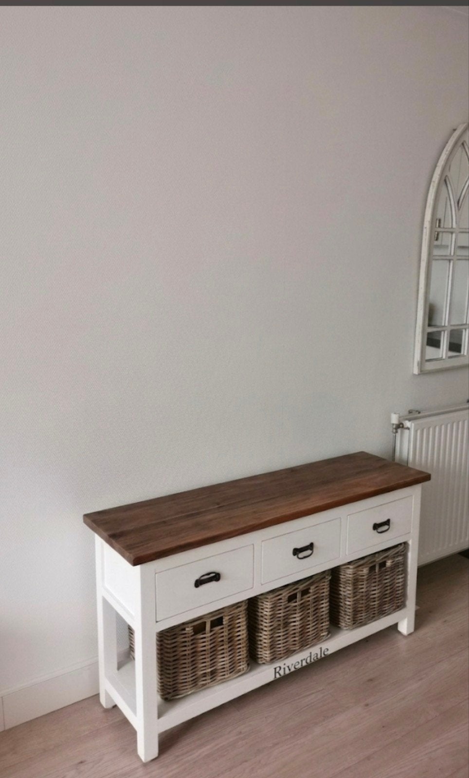 Riverdale TV meubel / dressoir met rieten manden, Ophalen, Gebruikt, Overige materialen, 100 tot 150 cm