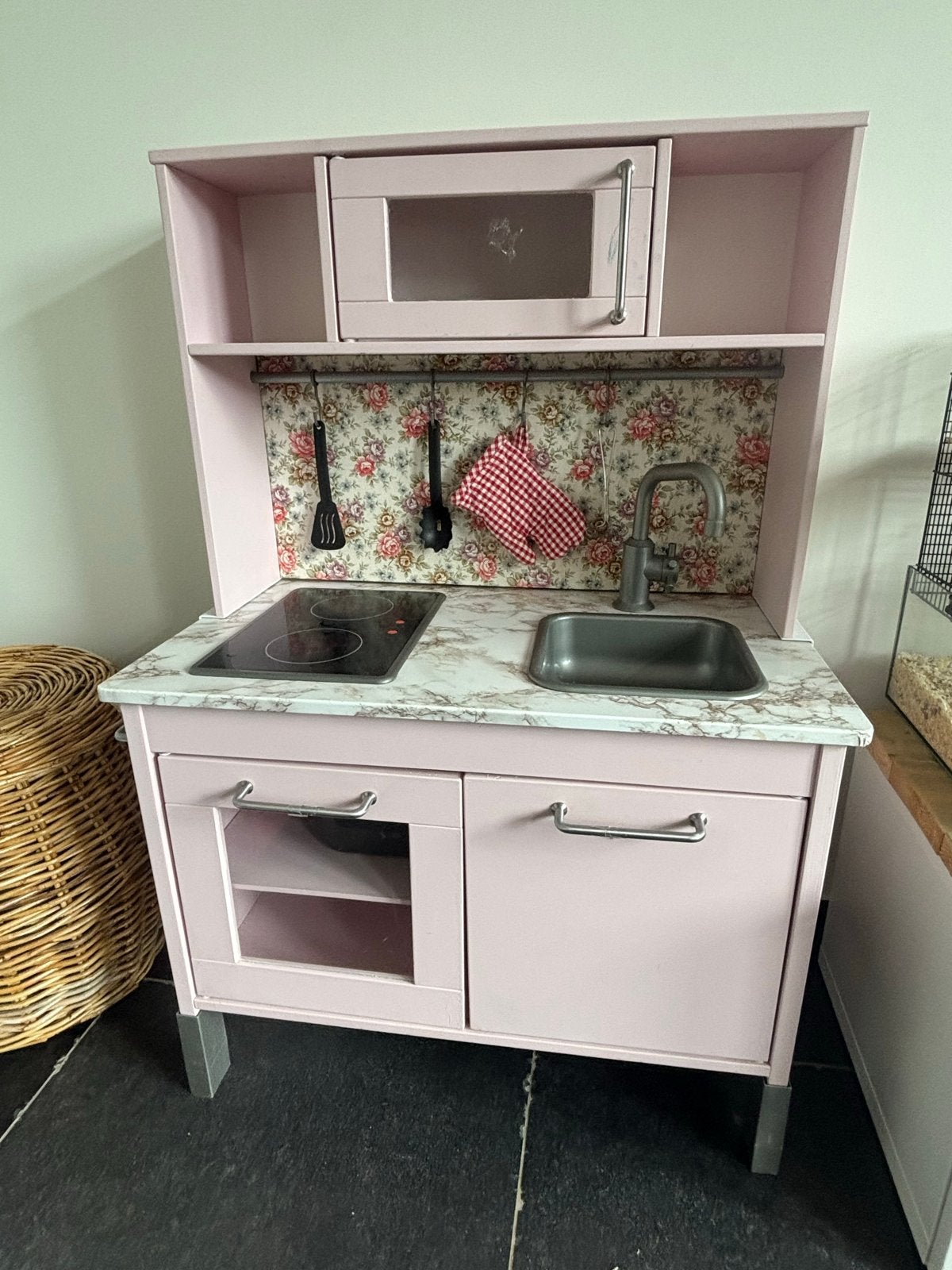 Roze speelkeuken met accessoires, Kinderen en Baby's, Speelgoed | Speelkeukens, Gebruikt, 5165AV, Speelkeuken, Keuken