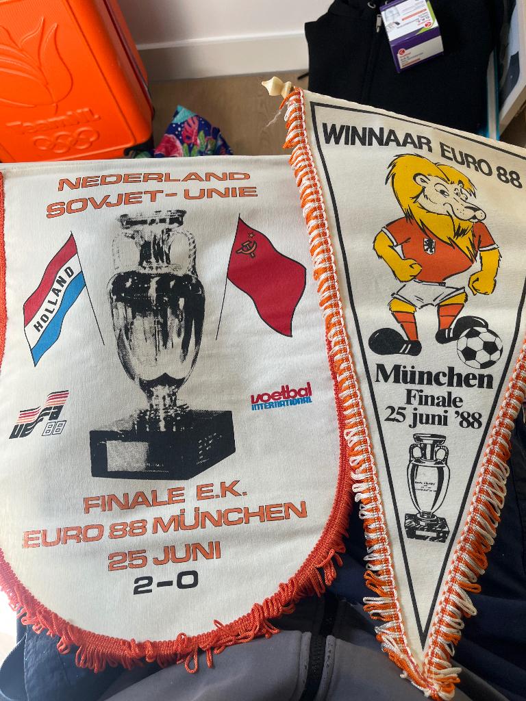 Unieke set vaandels EK 1988 Nederlands elftal, Verzamelen, Sportartikelen en Voetbal, Ophalen of Verzenden, Zo goed als nieuw