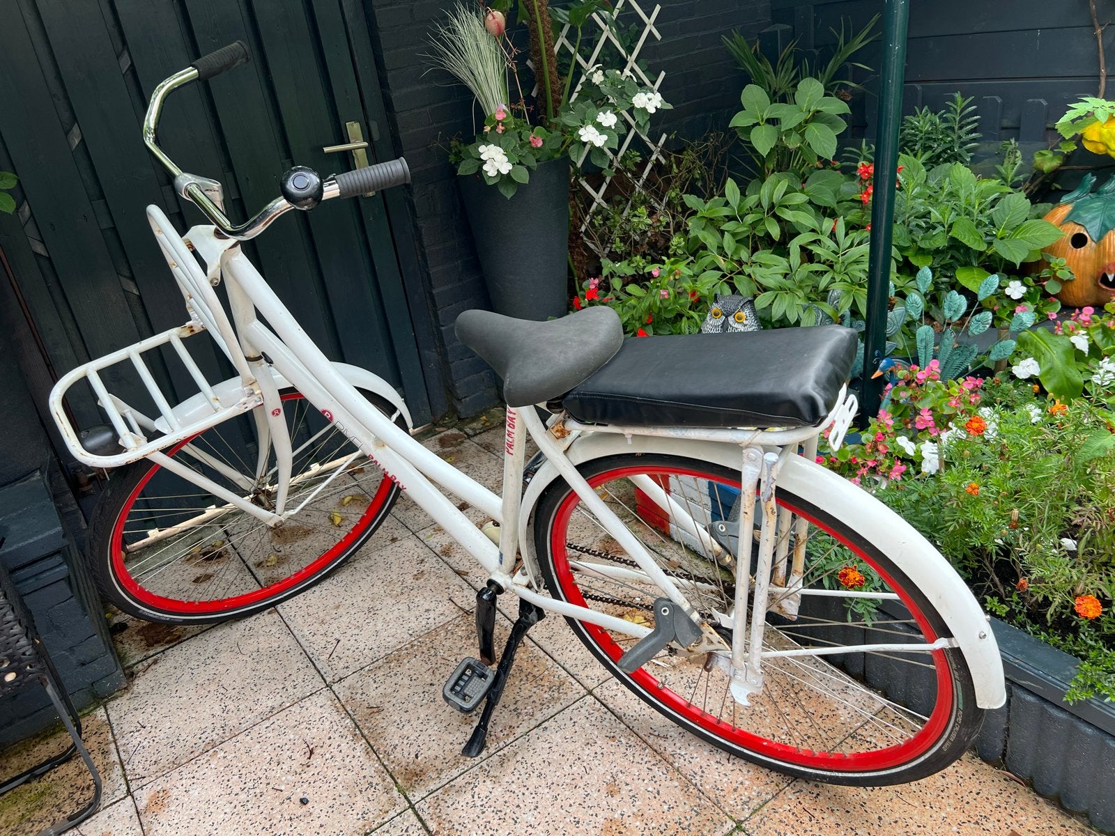 Fiets met rode velgen en voordrager 28 inch, Terugtraprem, Ophalen, Overige merken, 53 tot 56 cm