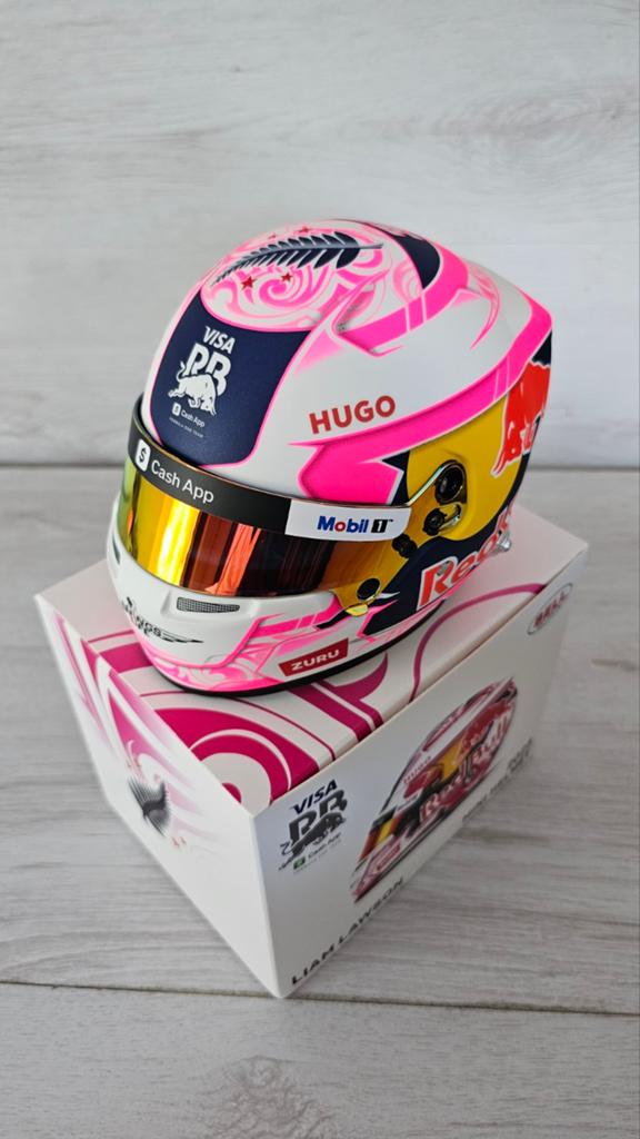 Liam Lawson Racing Bull 2025 Miami GP helm 1:2, Verzamelen, Ophalen of Verzenden, Nieuw, Formule 1