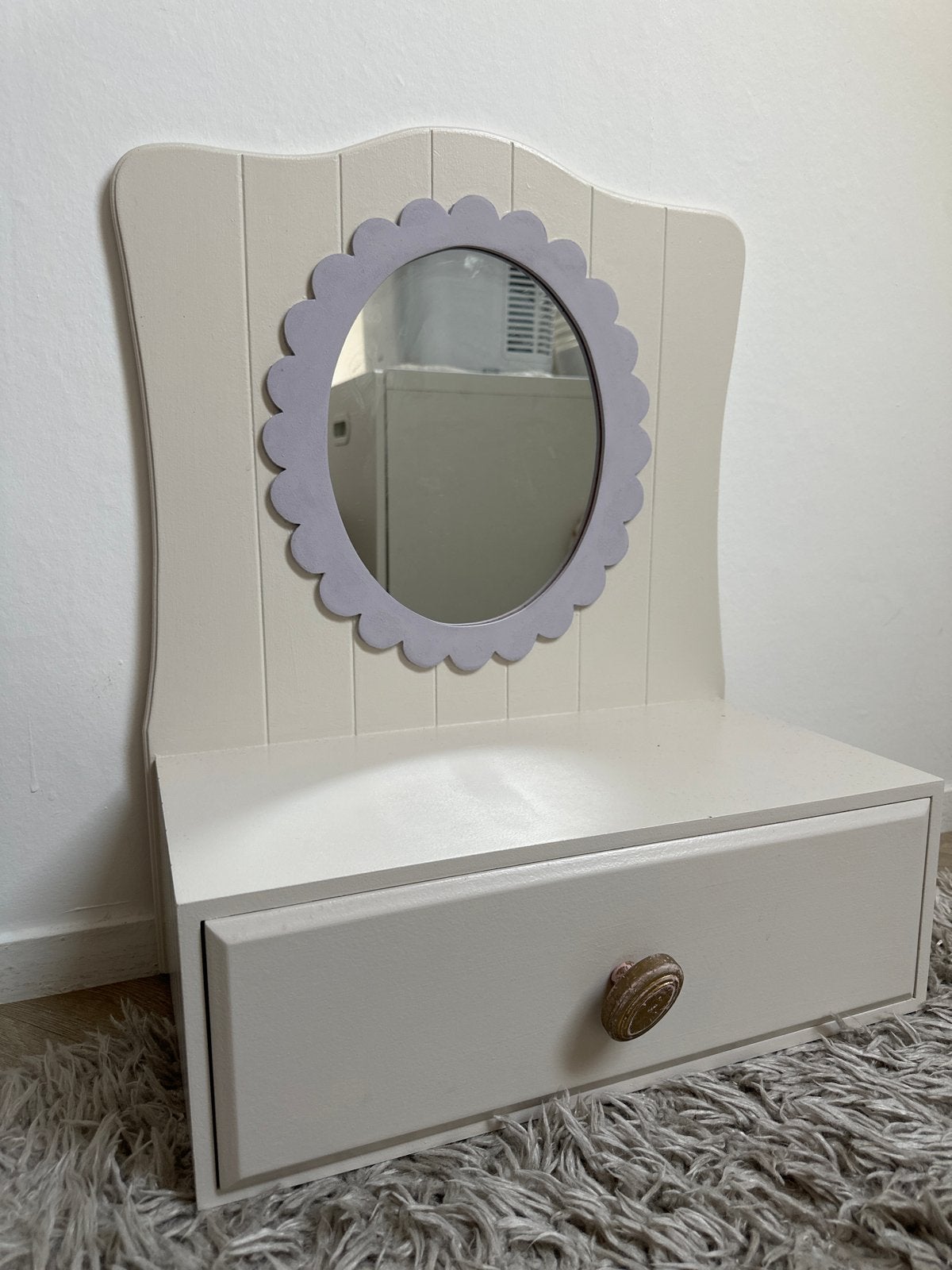 Schattig make-up tafeltje / hoekje kastje voor meidenkamer, Ophalen, Minder dan 50 cm, Gebruikt, Minder dan 100 cm
