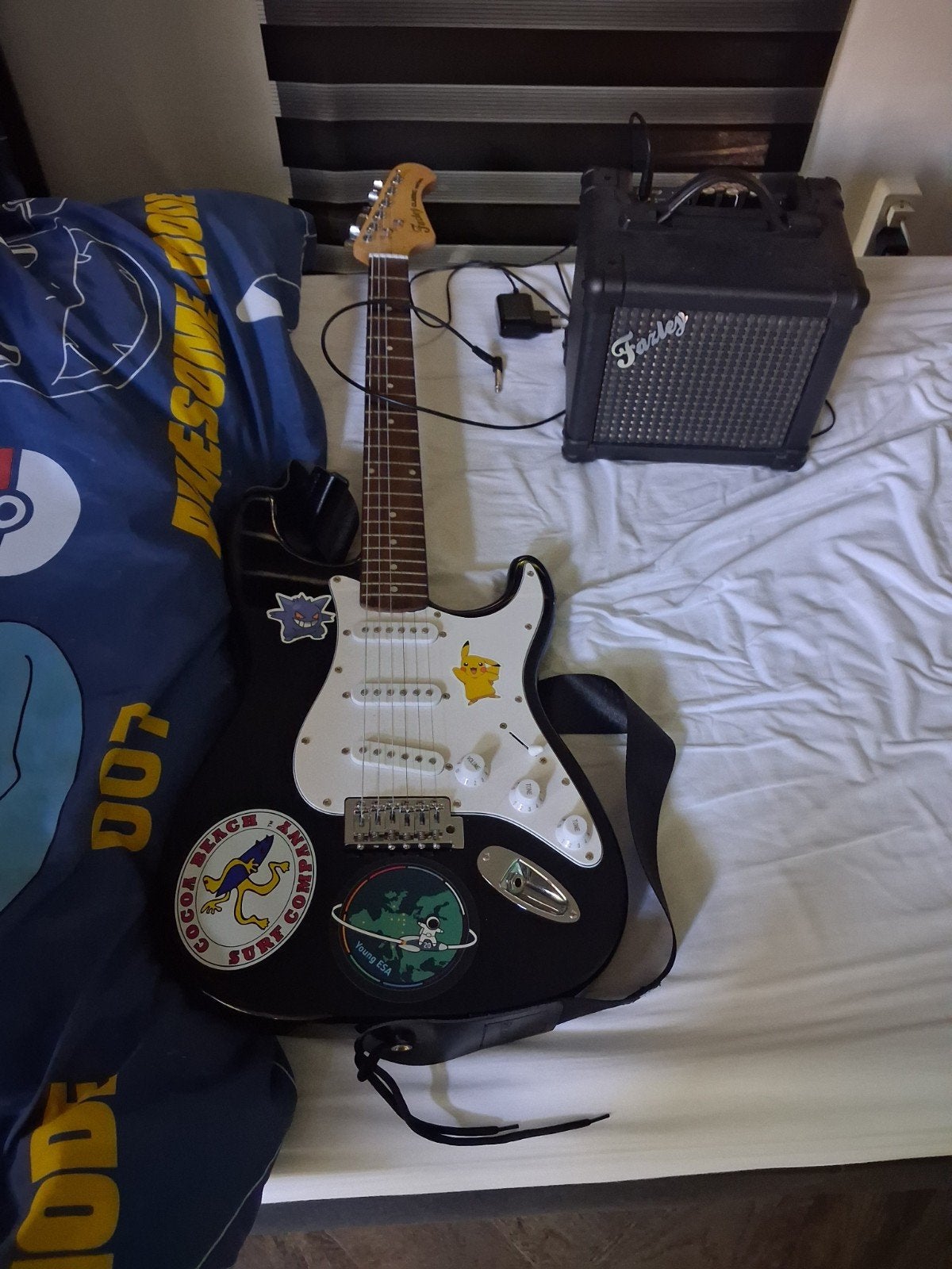fazley elektrisch gitaar met versterker, Muziek en Instrumenten, Snaarinstrumenten | Gitaren | Elektrisch, Met versterker, Zo goed als nieuw