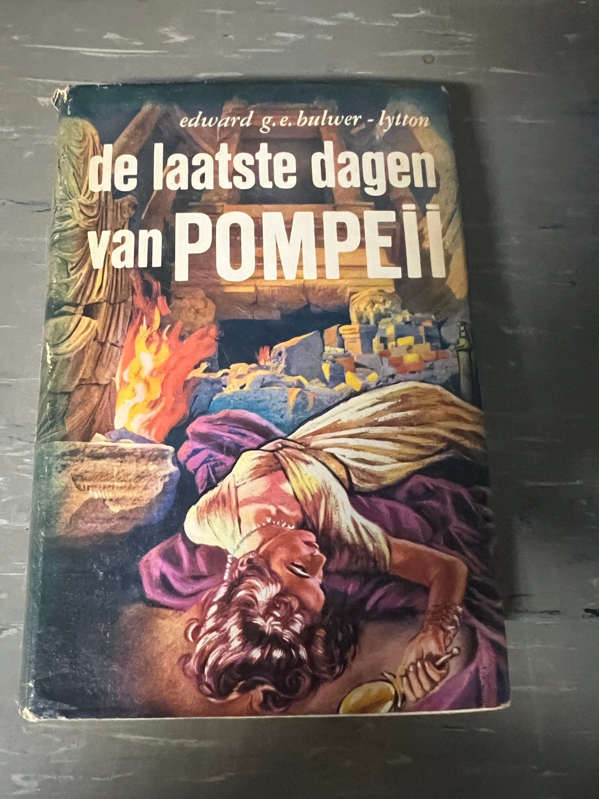 De Laatste Dagen van Pompeii - Edward Bulwer-Lytton, Boeken, Ophalen of Verzenden, Gelezen