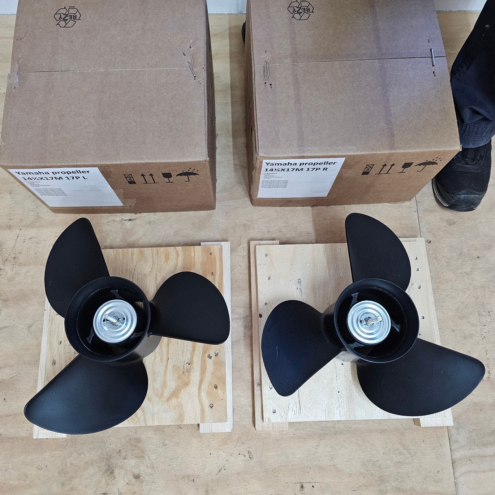 Set counter rotation propeller 17 P 135 pk 150 pk 175 pk 200, Ophalen of Verzenden, Motor en Techniek