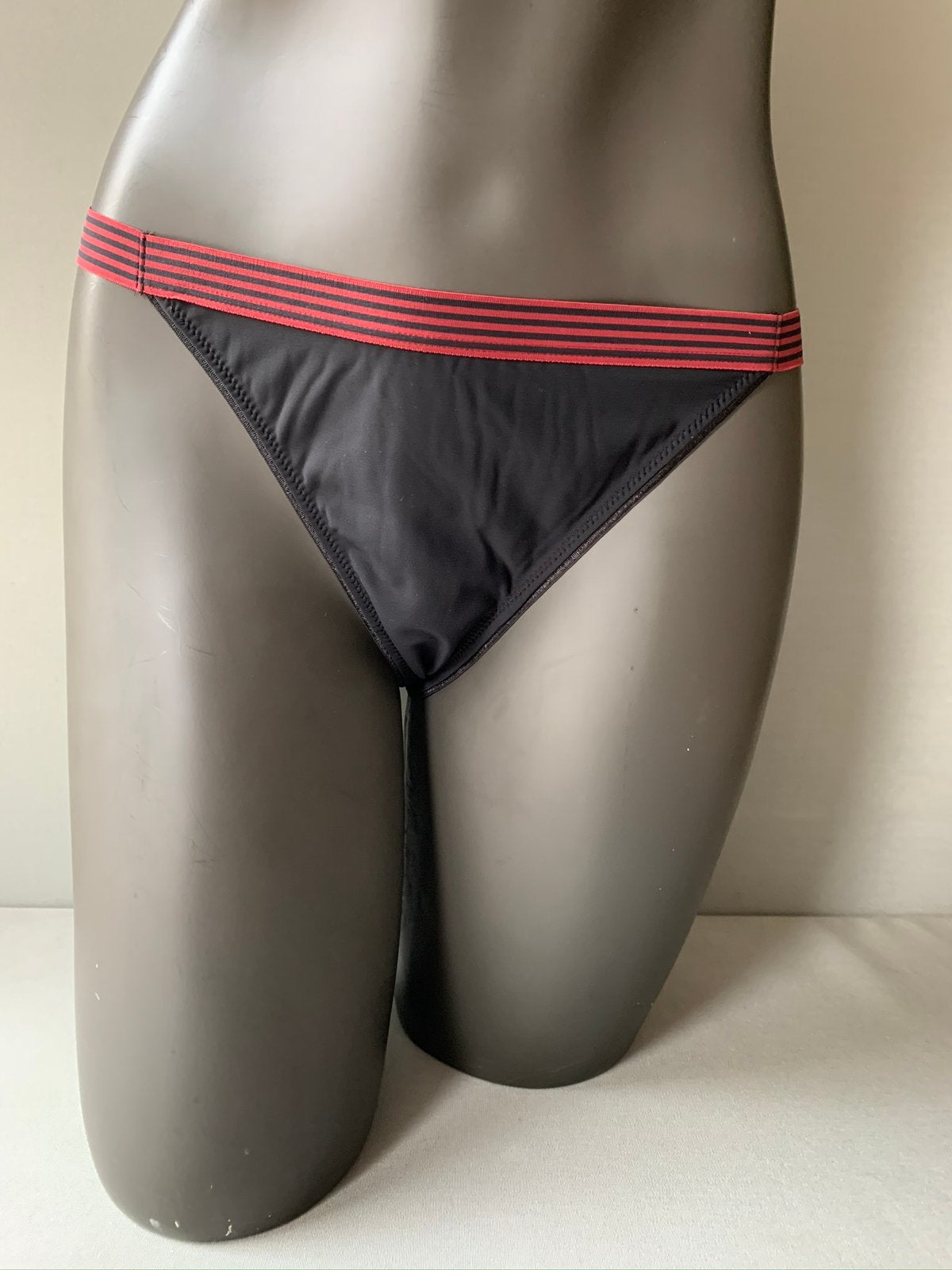 Freya brazilian string maat L model wild, Kleding | Dames, Ondergoed en Lingerie, Verzenden, Zwart, String