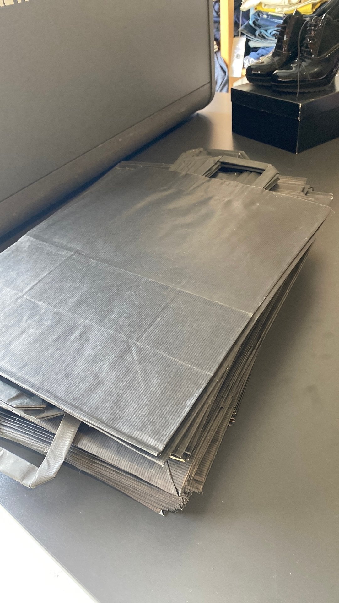 Nieuw zwarte papieren tasjes, Diversen, Cadeaupapier, Ophalen of Verzenden