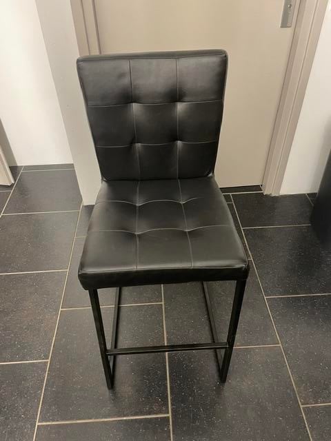 Zwarte hoge stoel met metalen frame, Huis en Inrichting, Stoelen, Ophalen, Gebruikt, Zwart, Metaal