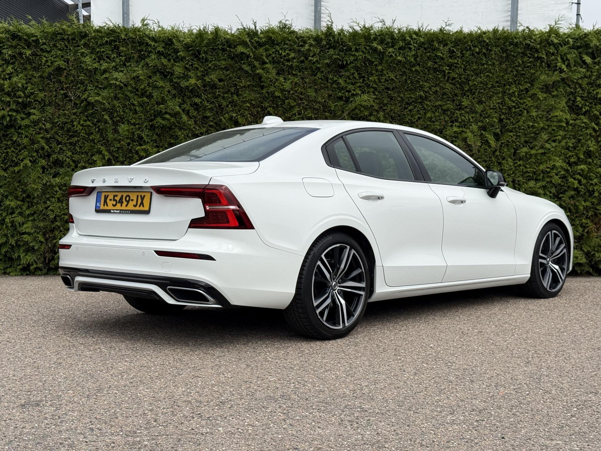 Volvo S60 B3 R-Design | Blis | Keyless | Trekhaak | AppleCar, 12 maanden, Euro 6, 4 cilinders, Origineel Nederlands