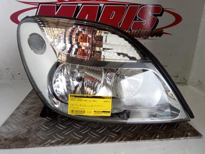 Koplamp rechts van een Renault Megane Scenic, Gebruikt, -, Renault, -