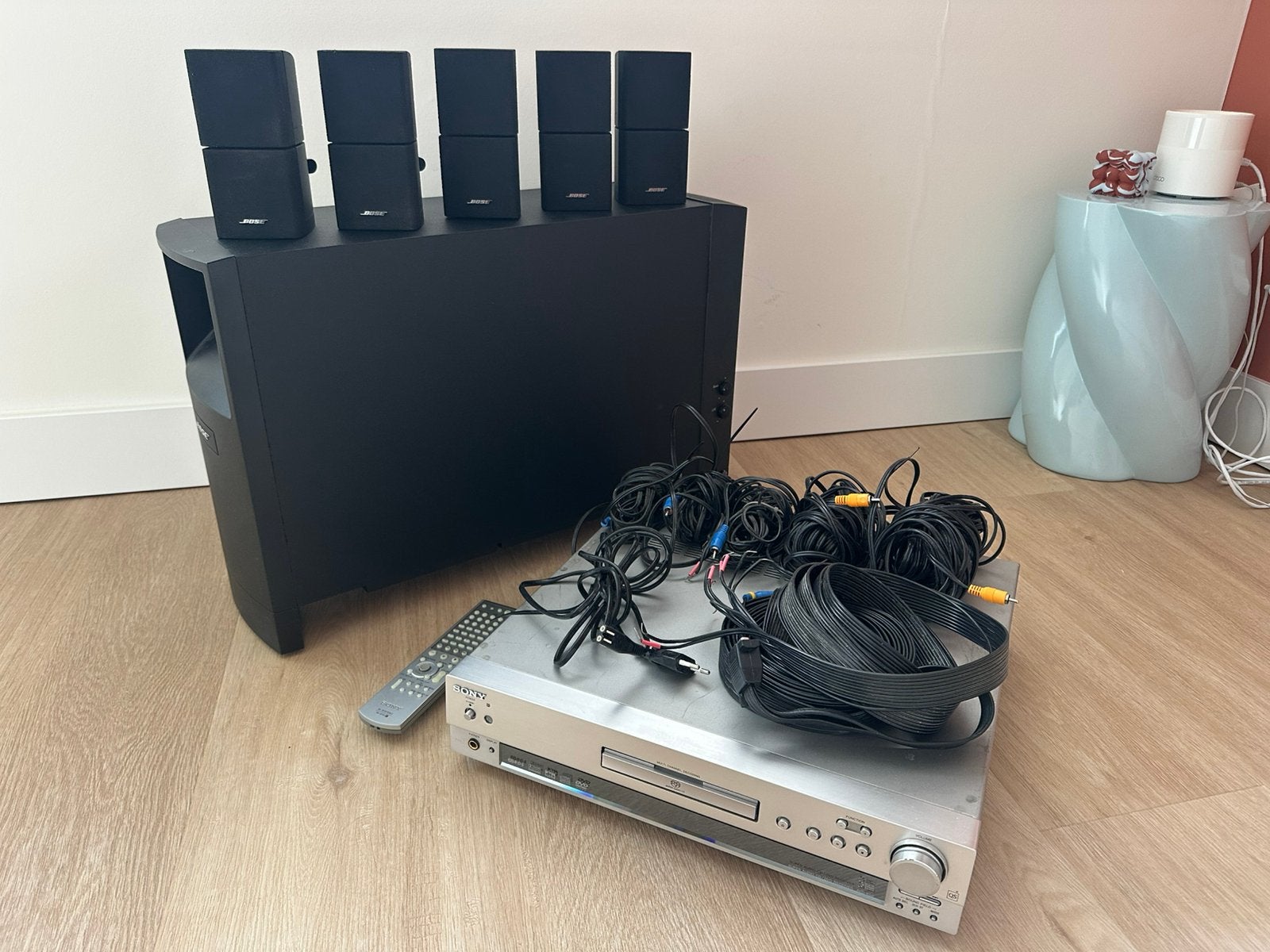 Bose Acoustimass 10 Series III 5.1 surroundset + receiver, Gebruikt, 70 watt of meer, 5.1-systeem, Dvd-speler