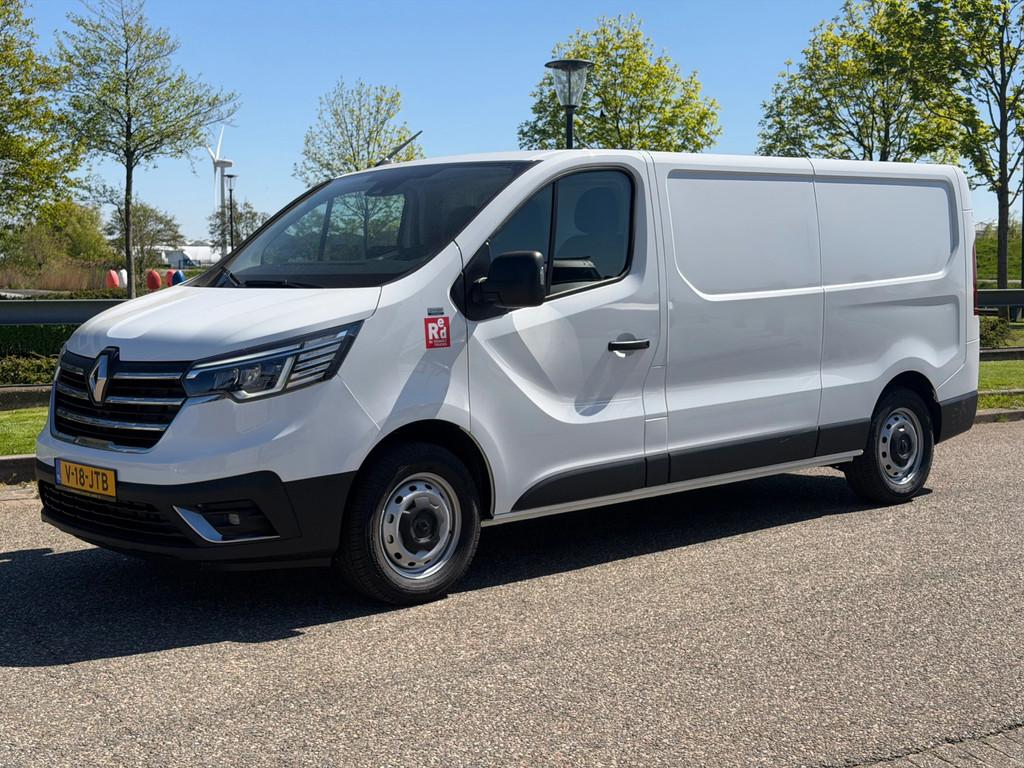 Renault Trafic 2.0DCI L2H1 150PK Airco Cruisecontrol Trekhaa, Voorwielaandrijving, Gebruikt, Euro 6, 4 cilinders